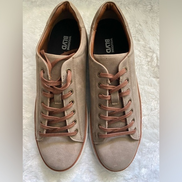 NEW mens Wolverine color Gravel BLVD Sneaker size 9. - Picture 1 of 5